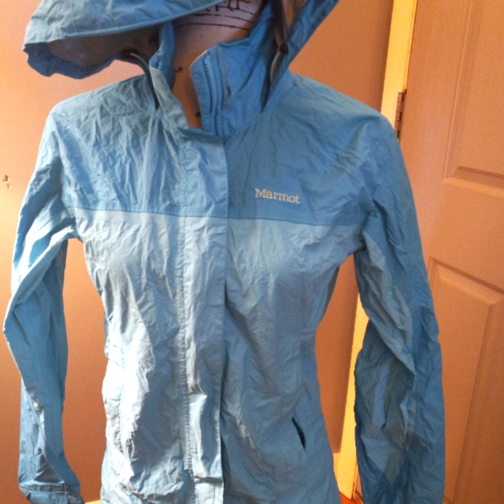 Womans marmot rain jacket